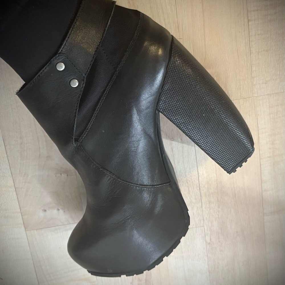 Vintage Miista Platform Boot. - Picture 2 of 10